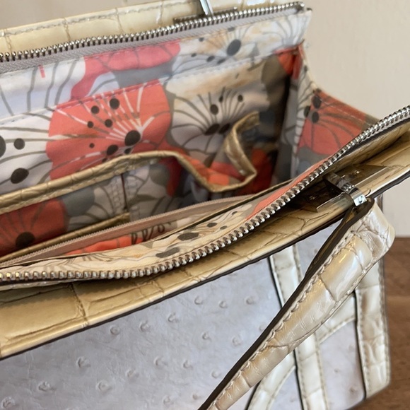 Guess - Picture 10 of 14